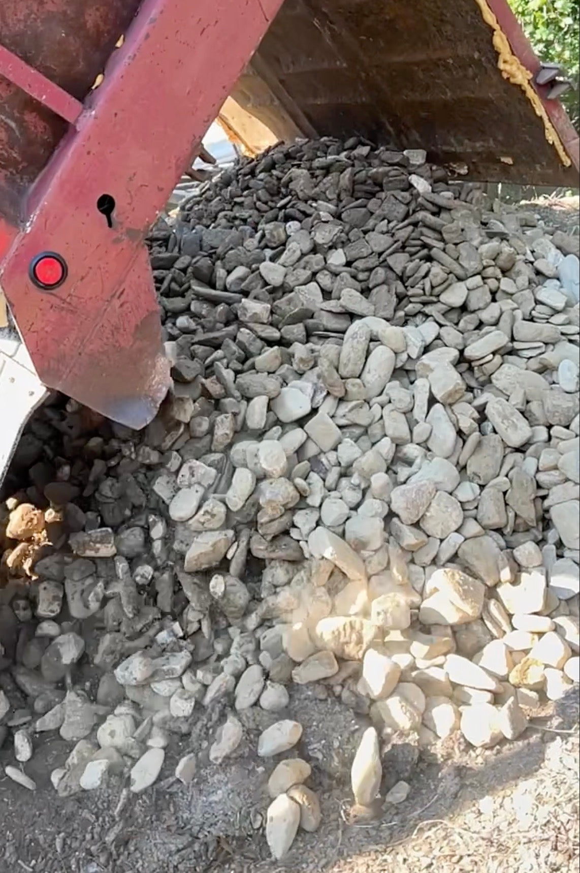 Honeycutt River Rock 2" - 5" Bulk Ton